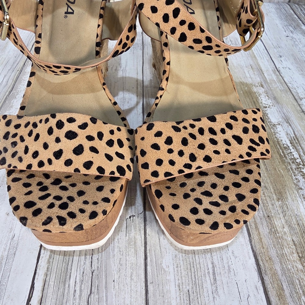 Soda Cheetah Print Espadrille Platform Wedge Sandals Tan Black Size 6